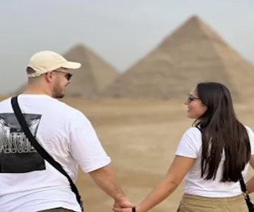 Giza Pyramids and Great Sphinx: Private Guided Tour